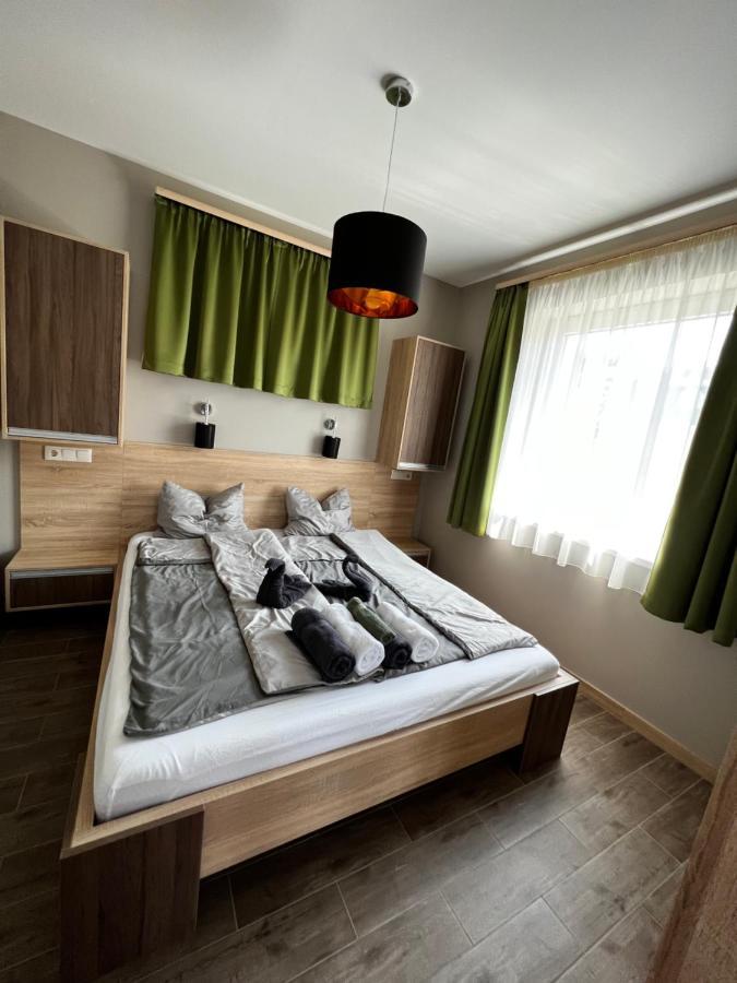 Th-Lux Apartman ไฮจ์ดุสโซบอสโล ภายนอก รูปภาพ