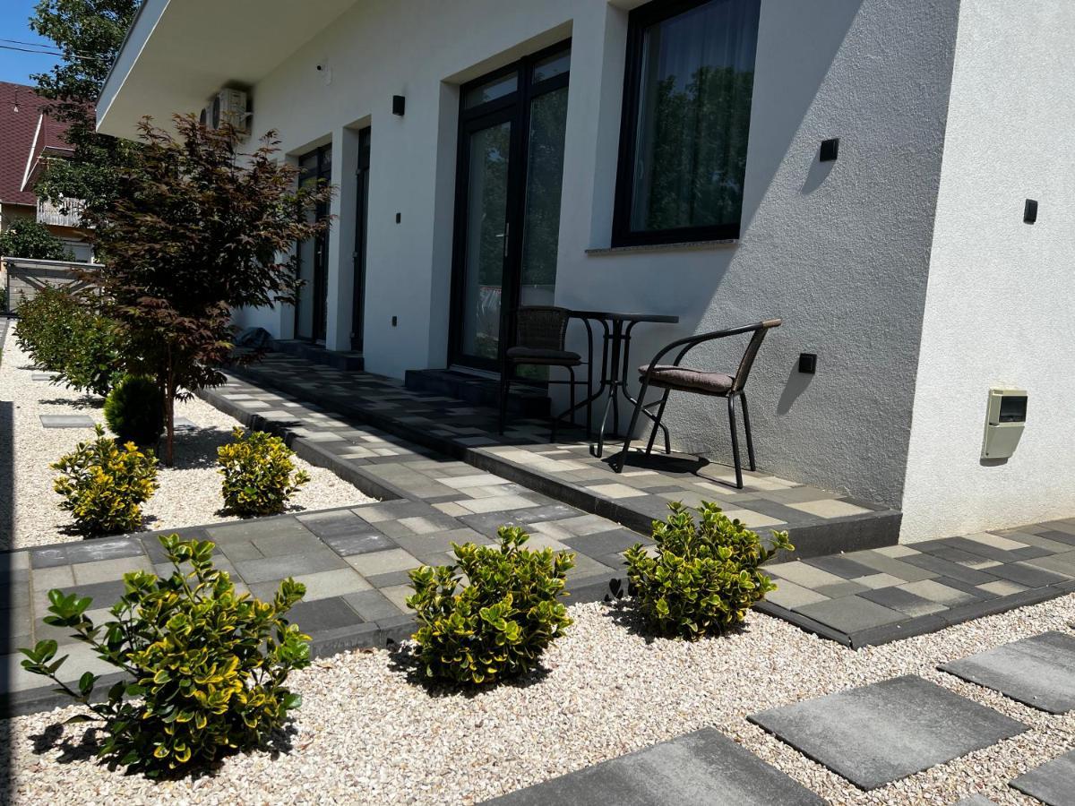 Th-Lux Apartman ไฮจ์ดุสโซบอสโล ภายนอก รูปภาพ