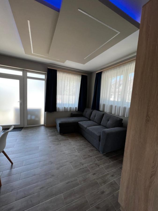 Th-Lux Apartman ไฮจ์ดุสโซบอสโล ภายนอก รูปภาพ