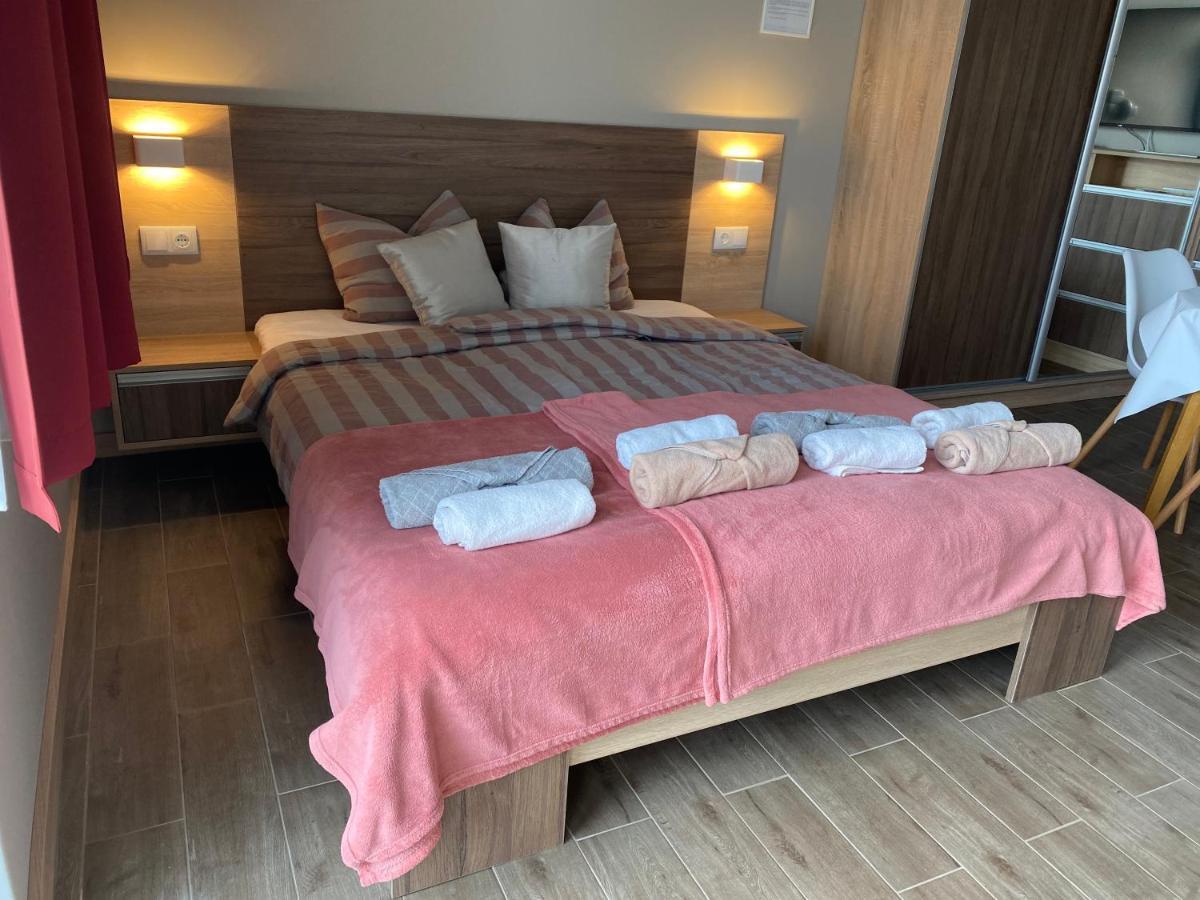 Th-Lux Apartman ไฮจ์ดุสโซบอสโล ภายนอก รูปภาพ