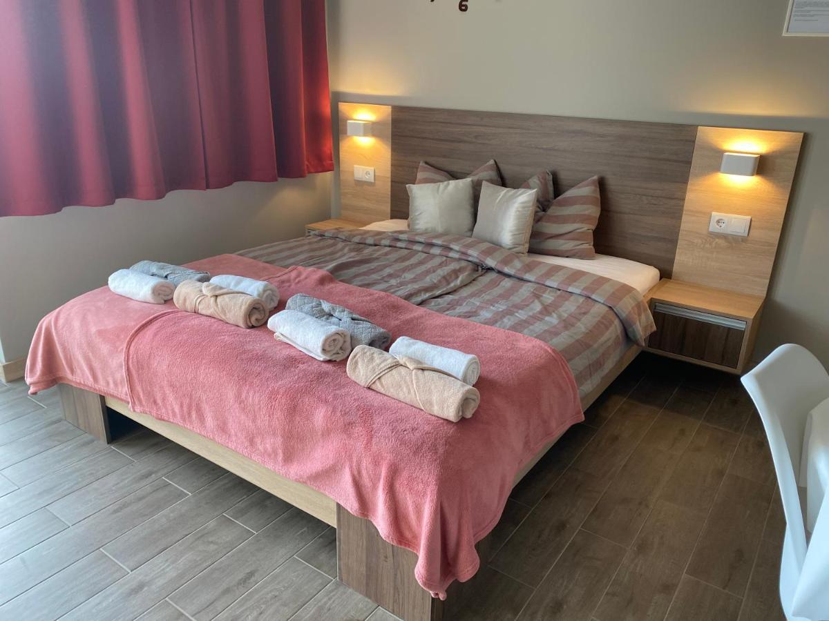 Th-Lux Apartman ไฮจ์ดุสโซบอสโล ภายนอก รูปภาพ